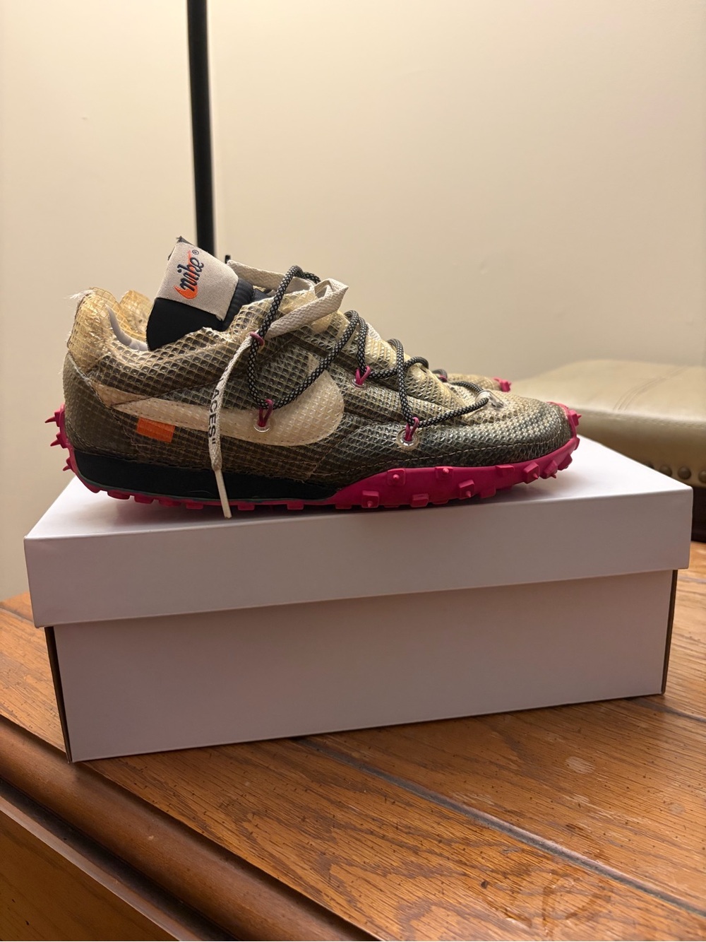 Size W7.5 Nike X Off-White Waffle Racer Fuchsia W